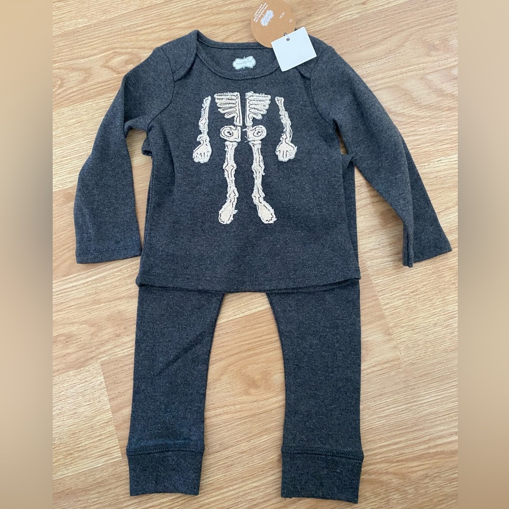 Mud pie skeleton 2 piece outfit